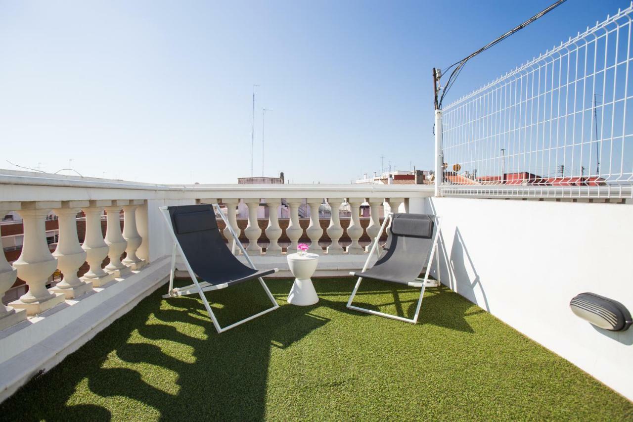 Sky Touristic Attic Apartment Valencia Bagian luar foto